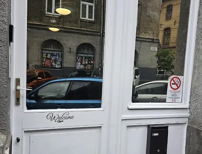 7dab 7 Contactless Self Check-in Szálloda *